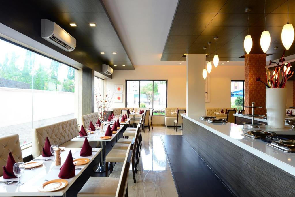 Jc Castle Hotel Shirdi Ngoại thất bức ảnh