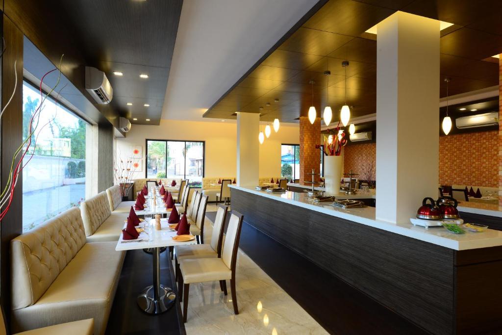Jc Castle Hotel Shirdi Ngoại thất bức ảnh