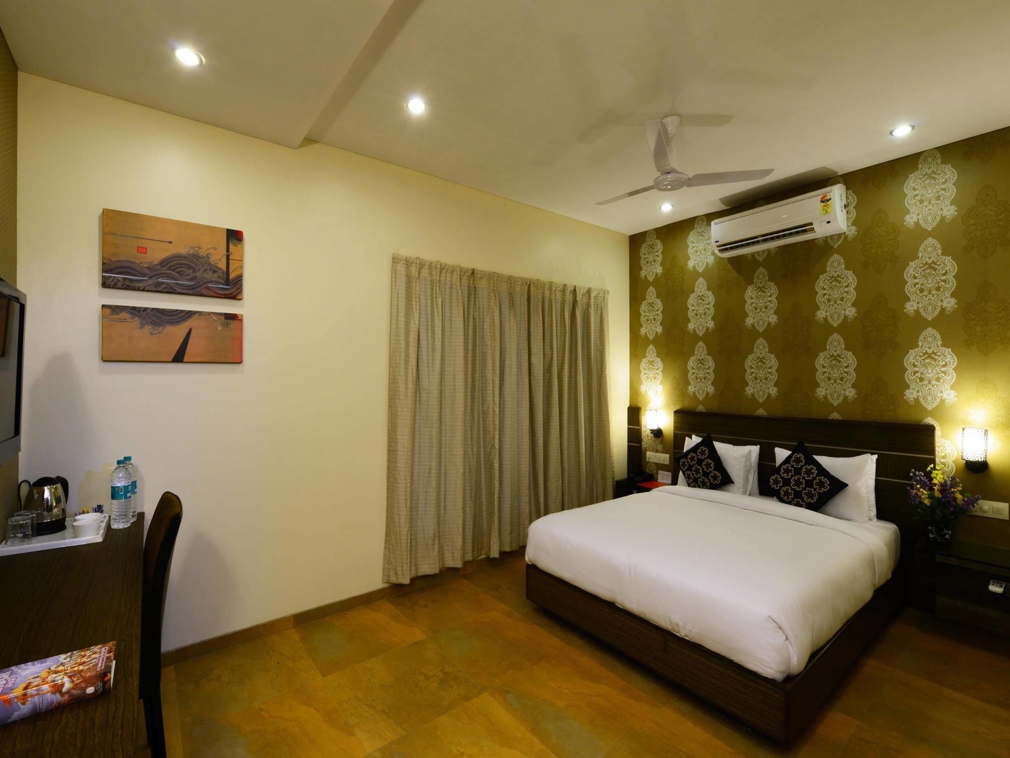 Jc Castle Hotel Shirdi Ngoại thất bức ảnh