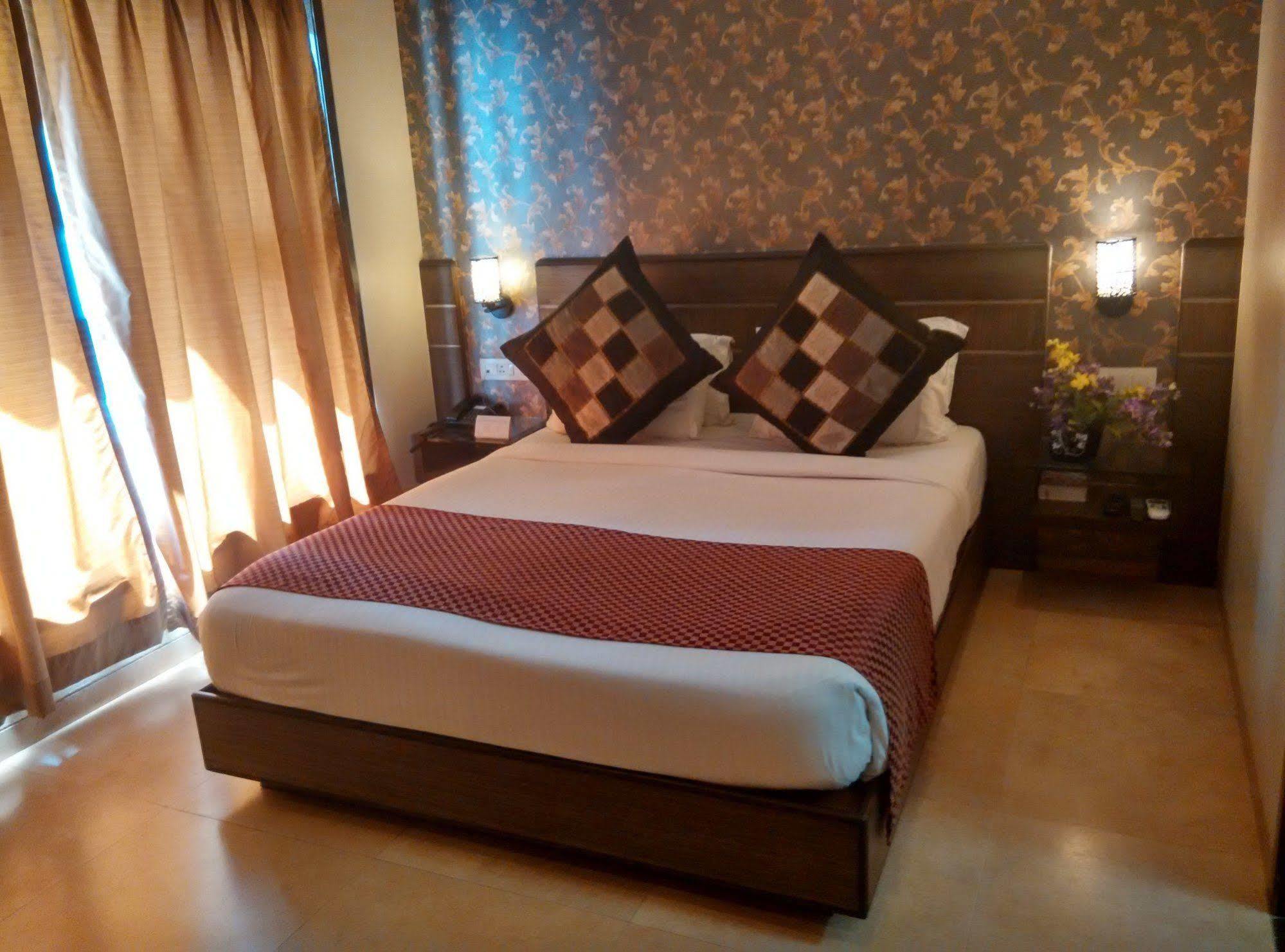 Jc Castle Hotel Shirdi Ngoại thất bức ảnh